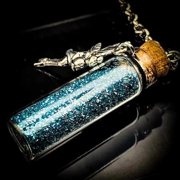 人生の邪魔者を排除し願望成就へ導く黒魔術アクセサリー「蒼天使の魔石瓶」