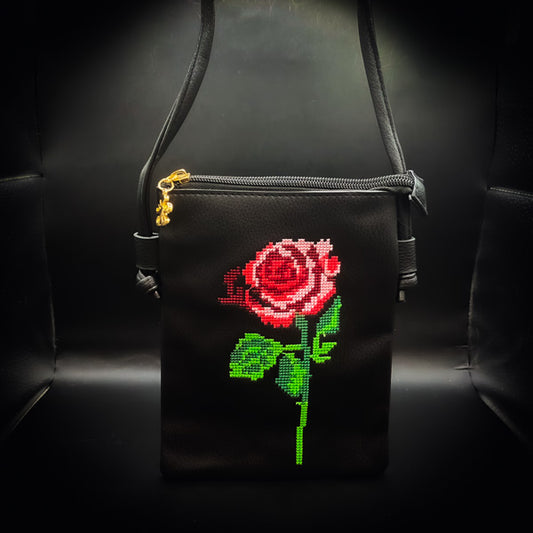 情熱を愛へ変える薔薇魔術 黒魔術アクセサリー 「トゥリアンダフィリスの口づけ」