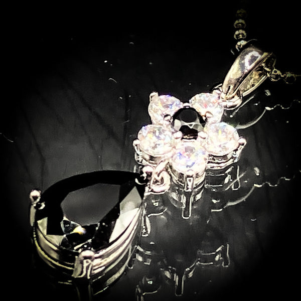 因果を反転させる蒼黒の報復魔石   黒魔術アクセサリー   「報復反転の魔石ターゲット」