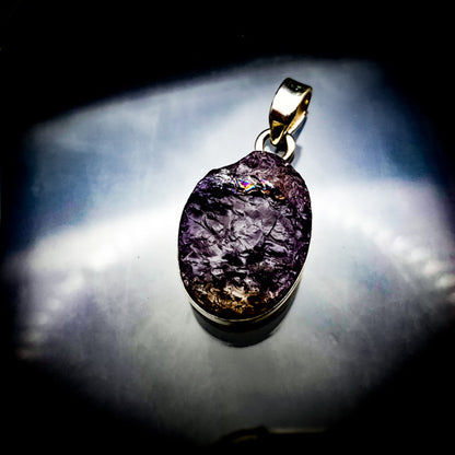 高貴の魔石・アメジスト「幸福と愛を授ける魔術品」最愛の紫水晶